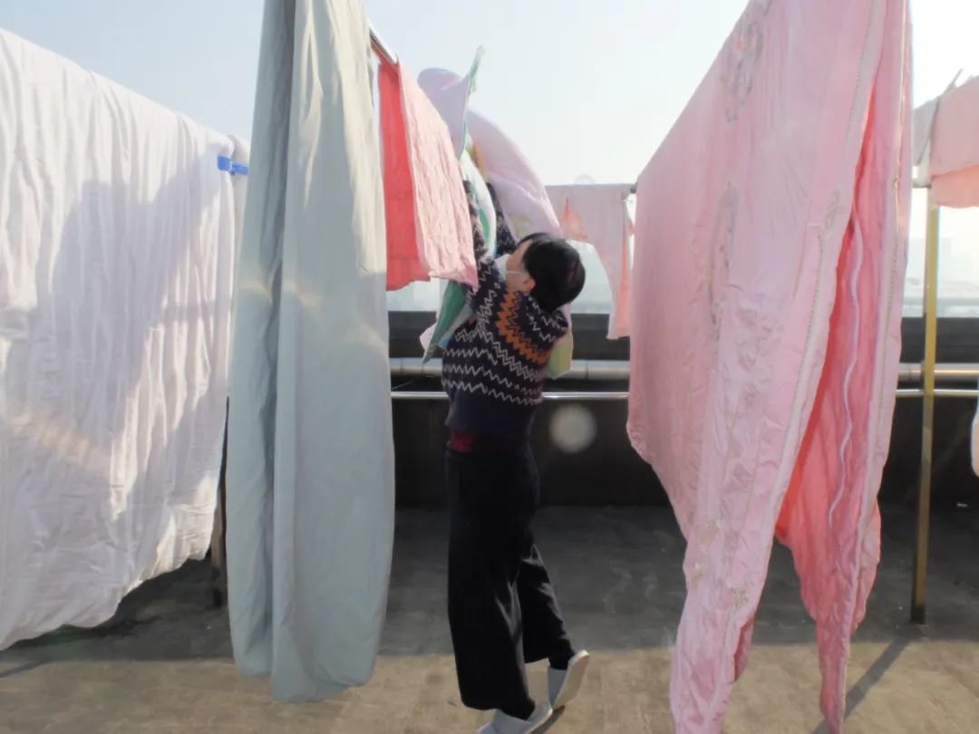 “阳康”后,母亲把家里所有的被褥都消毒一遍