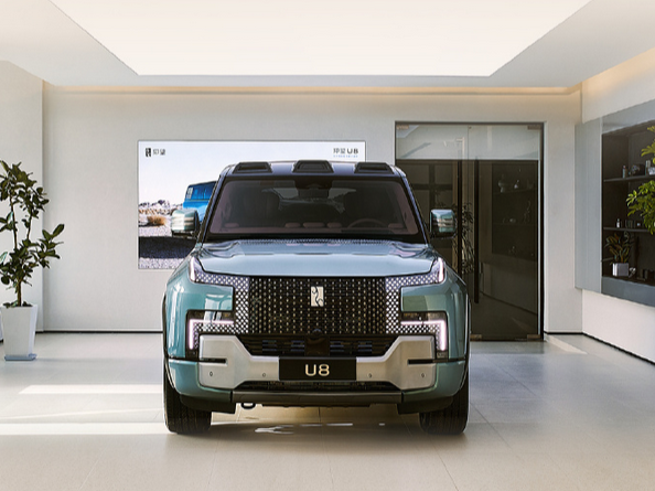 比亚迪仰望汽车首批直营门店已试营业:年内突破90家