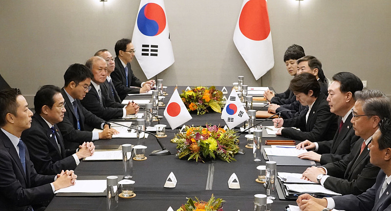 美国时间11月16日，岸田文雄与尹锡悦在旧金山APEC峰会期间举行会晤 图自视觉中国