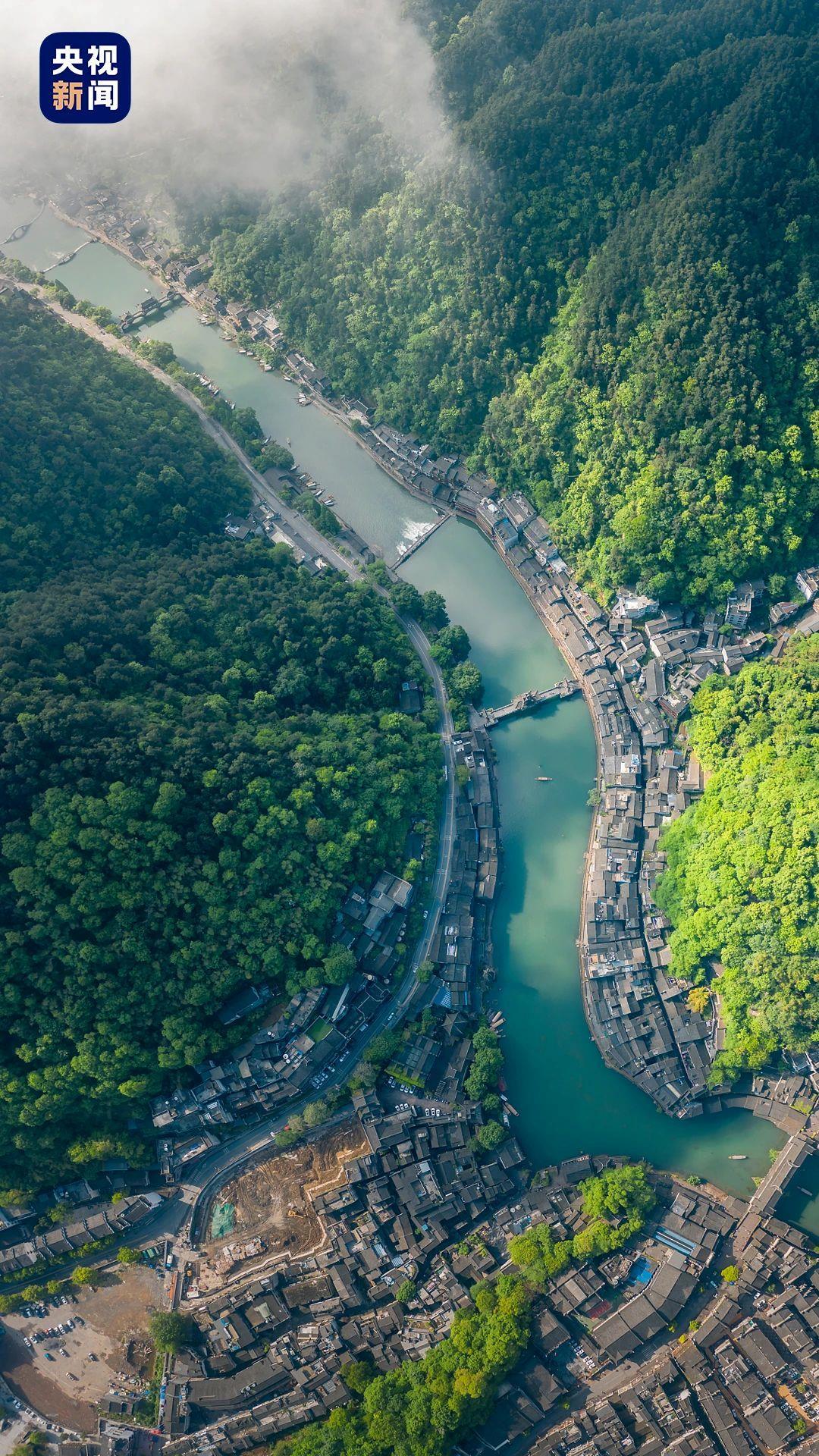 山、水、古城、民族风情…… 看秘境湘西中的诗和远方