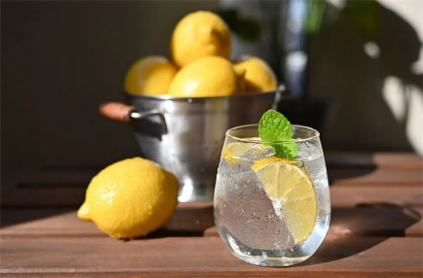 2099元!尼康尼克尔Z DX 24mm f/1.7正式发布:夜拍画质绝