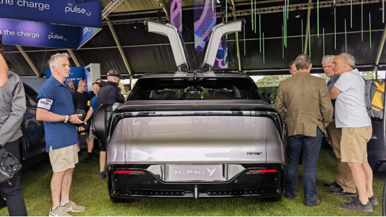 【新闻稿】高合亮相2023古德伍德速度节 丁磊陪同里士满公爵体验HiPhi Y1631.png