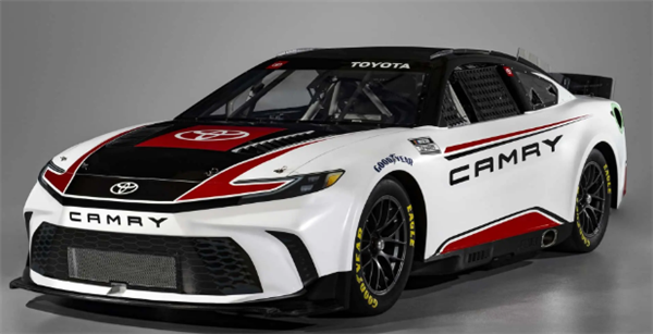 取消车门 换装5.9L V8发动机:史上最强丰田凯美瑞诞生!