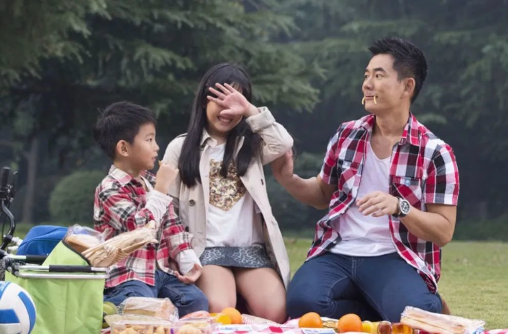 还记得任贤齐的女儿吗？去美国读书了？