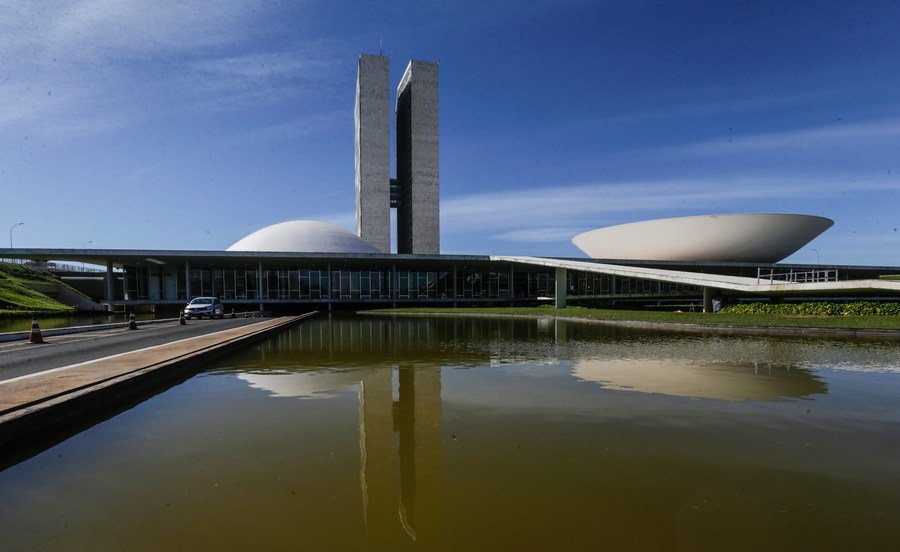 这是5月22日在巴西首都巴西利亚拍摄的巴西国会大厦。新华社发（卢西奥·塔沃拉摄）