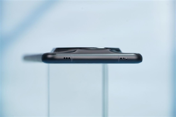 华为最顶级直板旗舰手机!华为Mate 60 RS非凡大师图赏