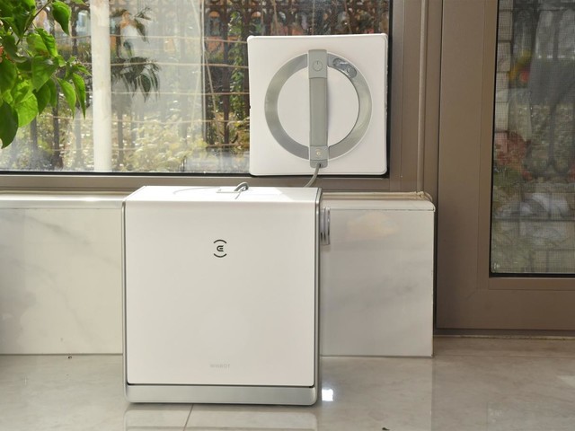 收线麻烦?擦不干净?科沃斯窗宝W2 PRO颠覆你对擦窗机器人的认知