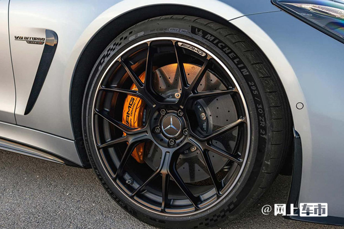 全新梅赛德斯-AMG GT首发尺寸提升 可选4座布局-图7