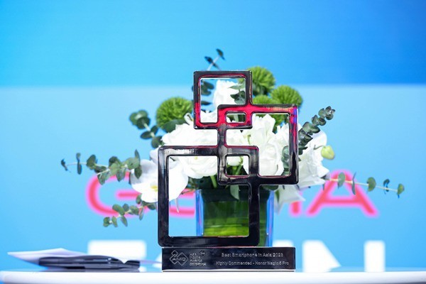 荣耀Magic5 Pro 获2023年亚洲最佳智能手机奖