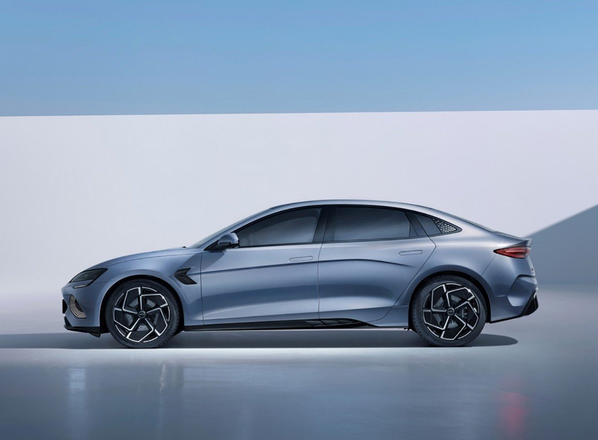 比亚迪海豹降价2.3万元 这下诚意够足了吧 选哪款车最划算?