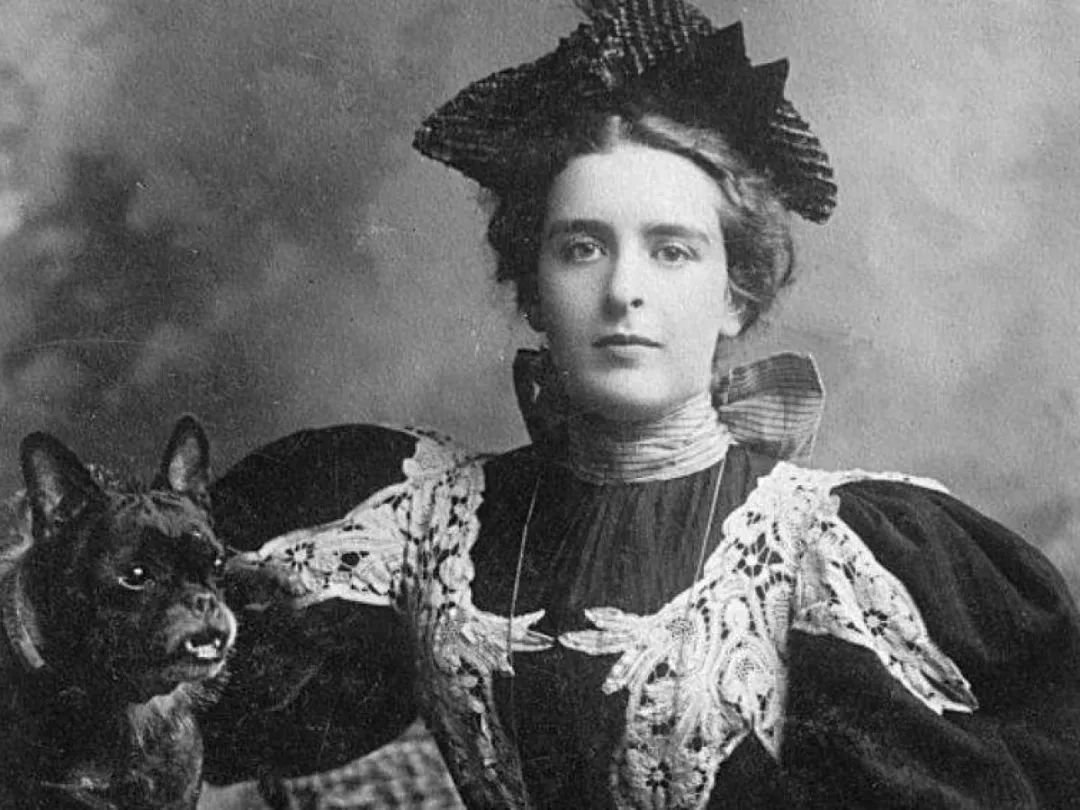 艺术圈||出生在最富有的家族，拥有一千个恋人，然后她要做什么……, image size:1080x810