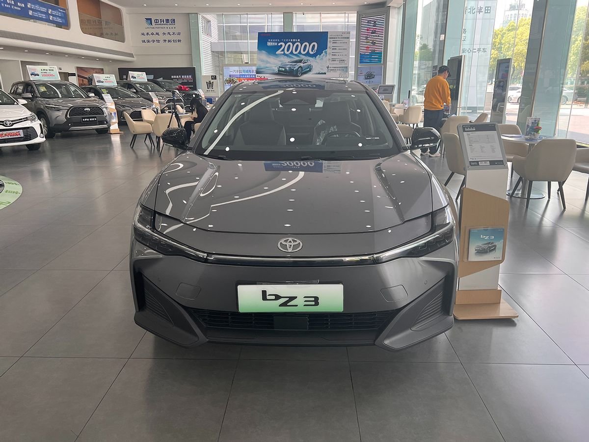当燃油车霸主准备好好造一台电动车——丰田bZ3到店实拍