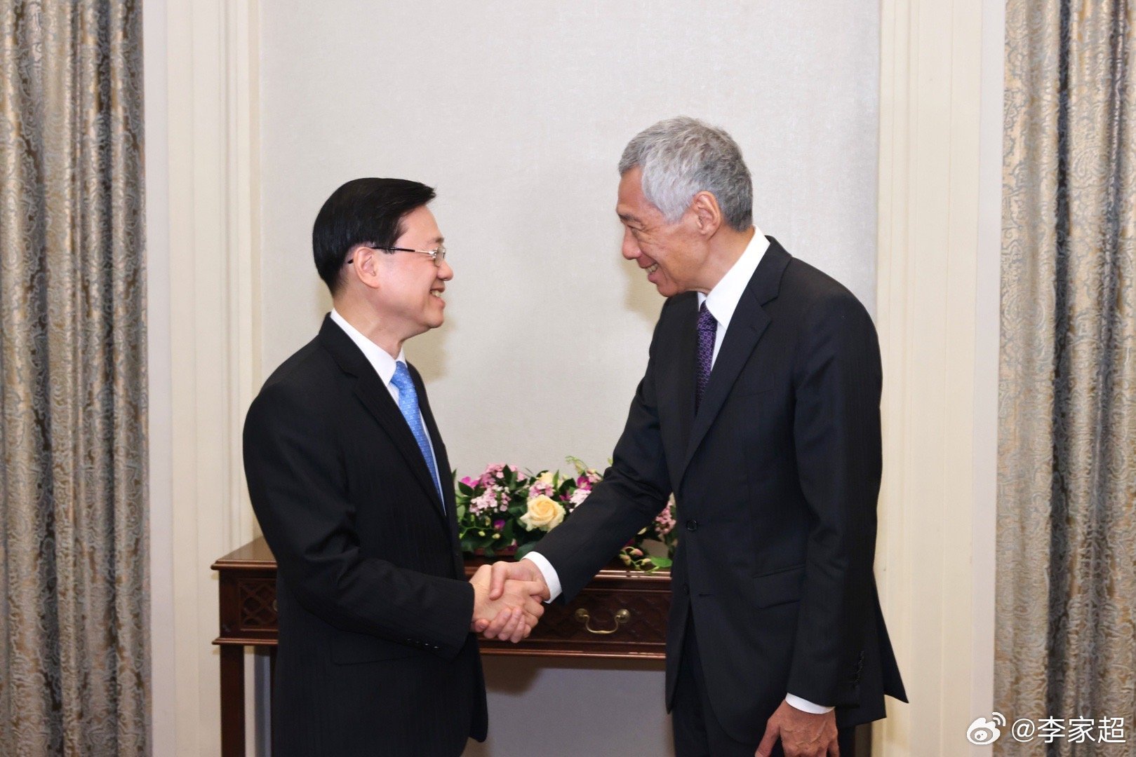 李家超访问新加坡与李显龙会面,冀港新两地合作稳步发展_凤凰网