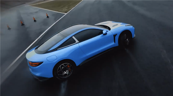 17.88万买年轻人第一台跑车!哪吒汽车CEO承诺:哪吒GT永不降价