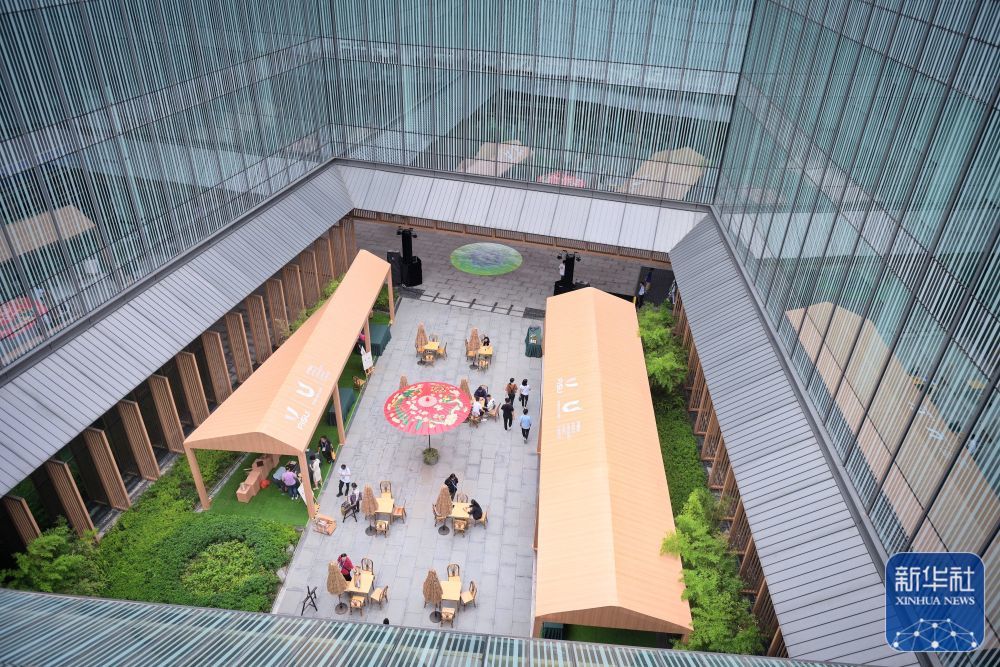 ↑这是7月12日拍摄的主媒体中心传统文化传播区。新华社发(魏麟潇摄)