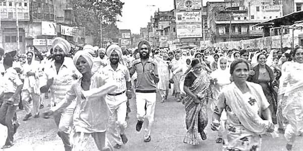 ◆1984年英迪拉·甘地遇刺后，印度全国掀起了针对锡克教徒的暴行与骚乱。图源：The New Indian Express