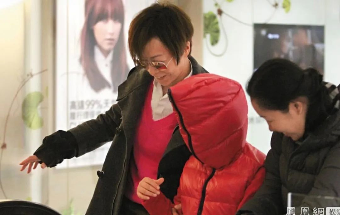 还记得任贤齐的女儿吗？去美国读书了？