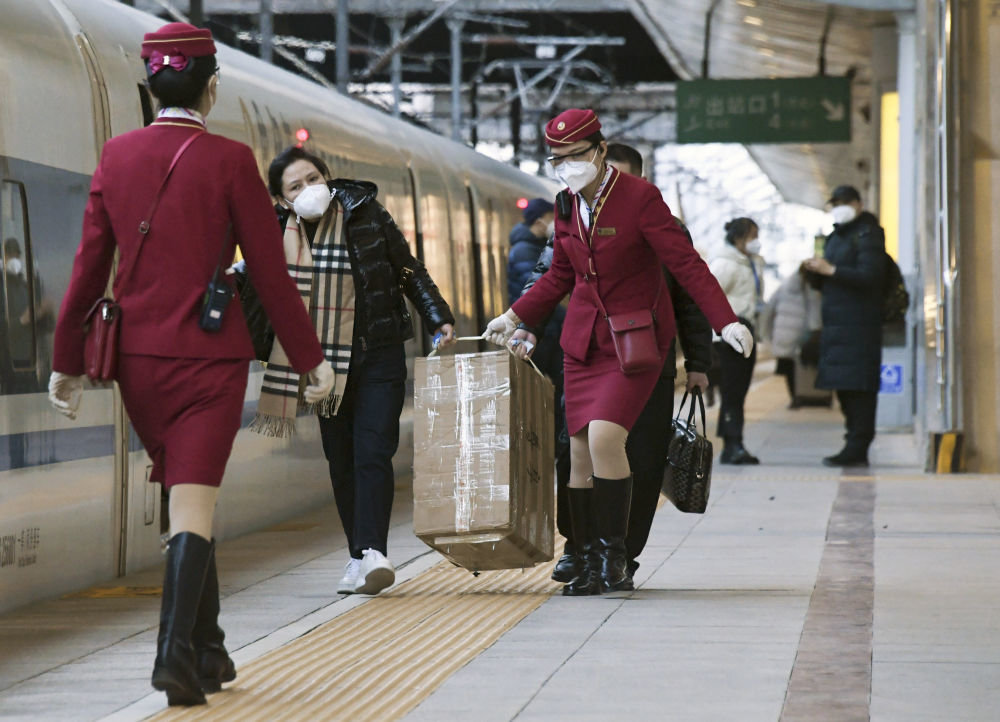 2023春运勃勃生机中铺展温暖祥和画卷