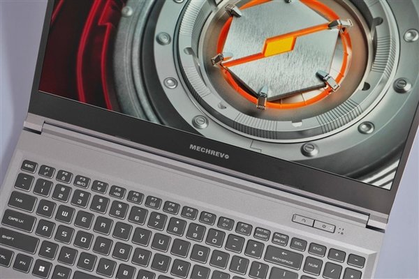 八核酷睿+满血RTX 3060!机械革命极光Pro图赏