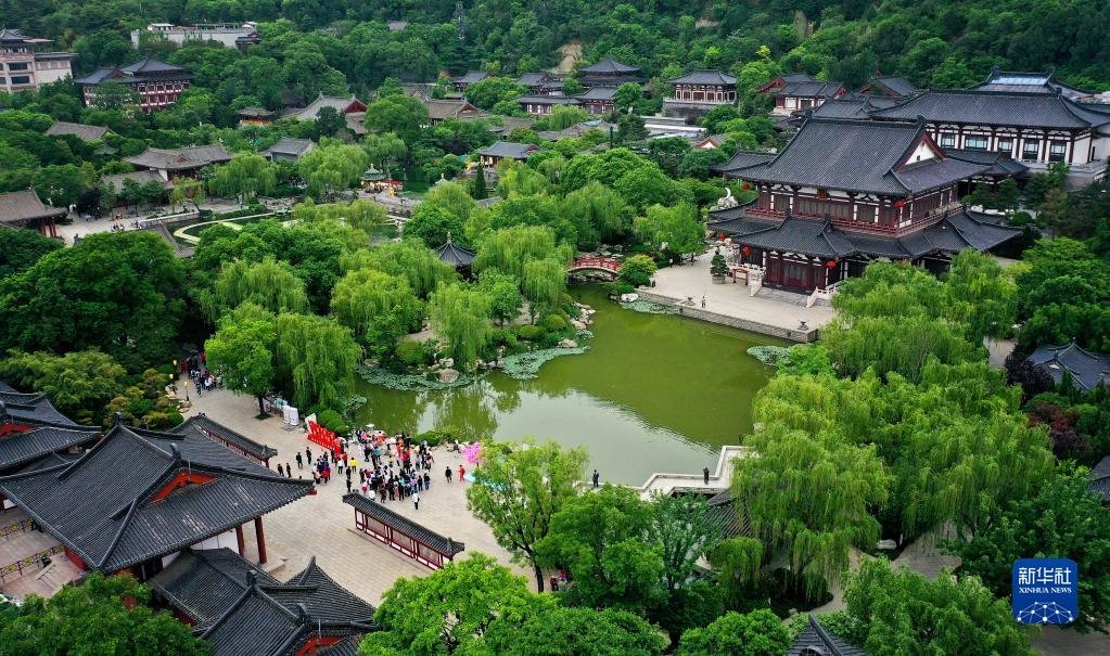 一篇读懂（西安有哪些历史文化古迹?）西安一座历史悠久的古城，新华全媒+丨打卡古都西安的文化地标——华清宫，上游企业，