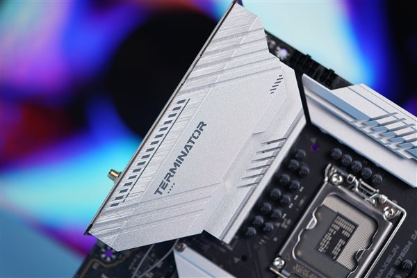 新一代甜品主板!铭瑄终结者B760M D4 WIFI图赏