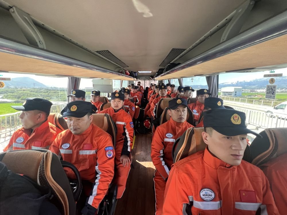 中国救援队前往土耳其地震重灾区　新华社记者武思宇摄