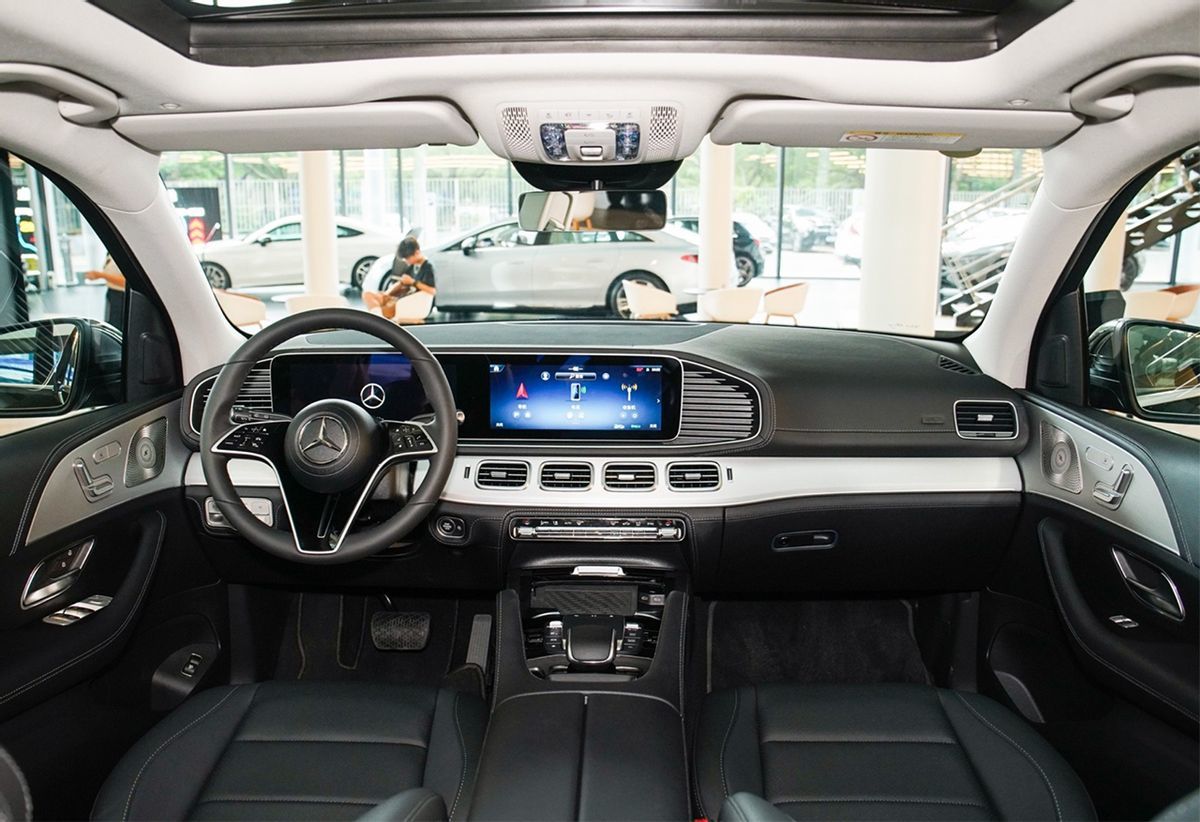 尽快国产吧!价格和空间打不过宝马X5,2024款奔驰GLE到店实拍