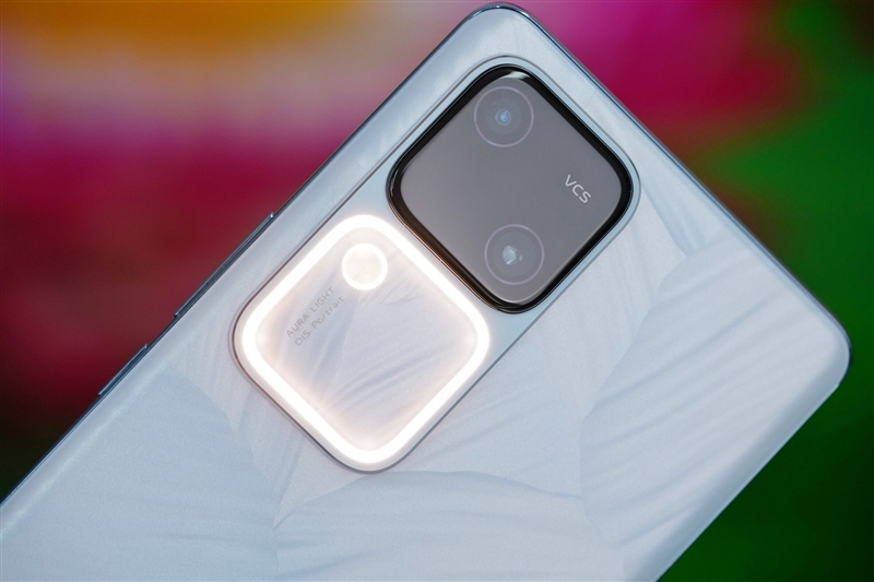 8mm机身下的续航王者!vivo S18评测:5000mAh超薄蓝海电池 轻松用一天半