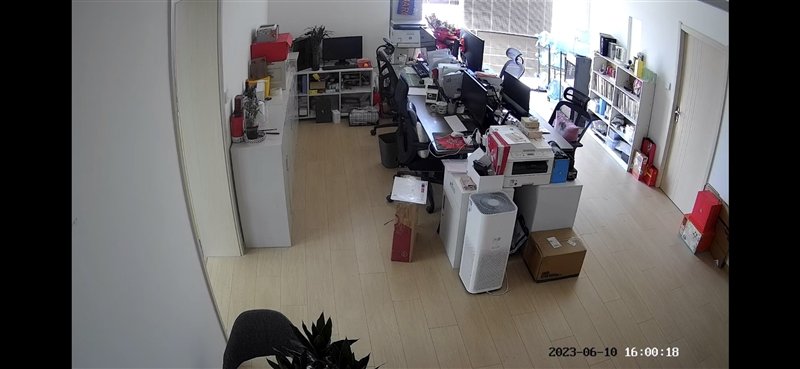 有灯座就能装 看家护院很省心!萤石C8b-4G版智能家居摄像机评测