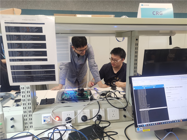 合芯科技高性能CPU成功点亮!IBM架构授权首次开花结果