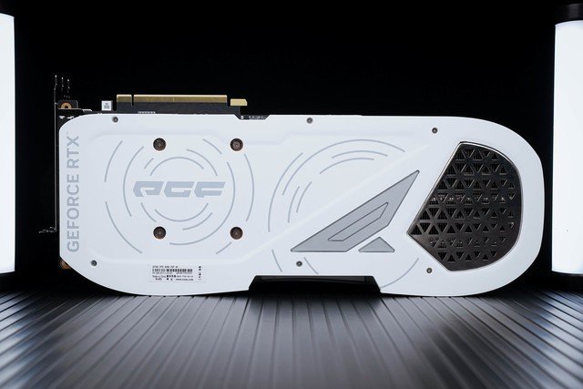 索泰RTX 4090 PGF OC显卡评测 高规新旗舰首秀