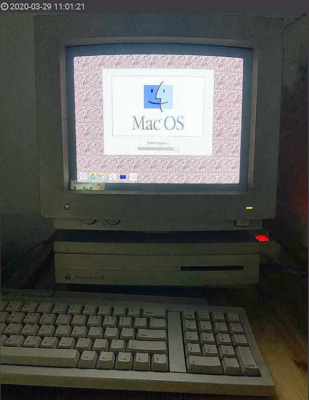 图为韩国某网友晒出的Mac LC2,购于1993年8月,在2020年3月时仍可以正常开机使用