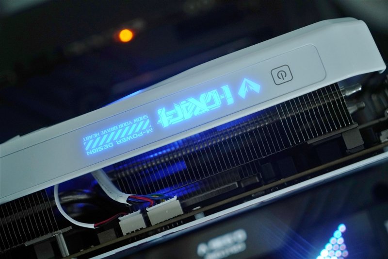 高颜值+顶级做工!铭瑄RTX 4080 iCraft OC16G瑷珈显卡评测:三风扇稳压71℃