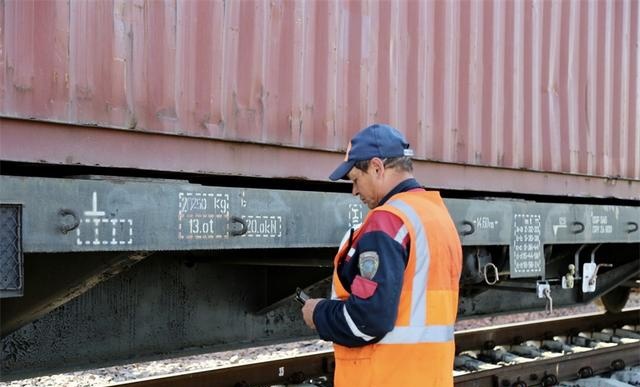 布列斯特北站的工作人员。人民网记者 朱虹摄