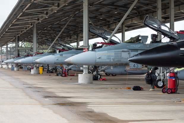 停放在威廉姆顿空军基地的F/A-18A/B“大黄蜂”战机 图片来源：澳大利亚空军