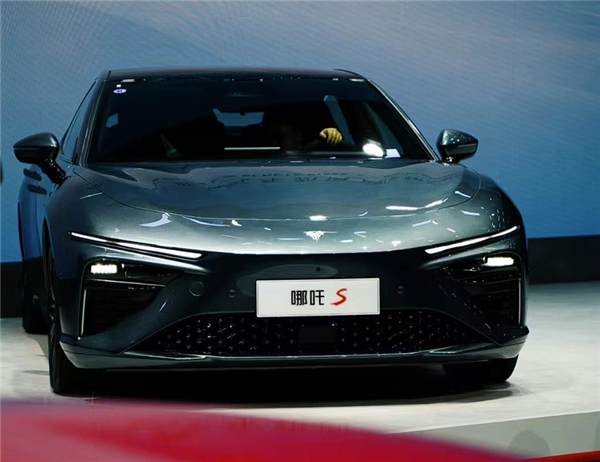 哪吒汽车CEO:一帮二把刀说自己是超级增程、我们早就出了