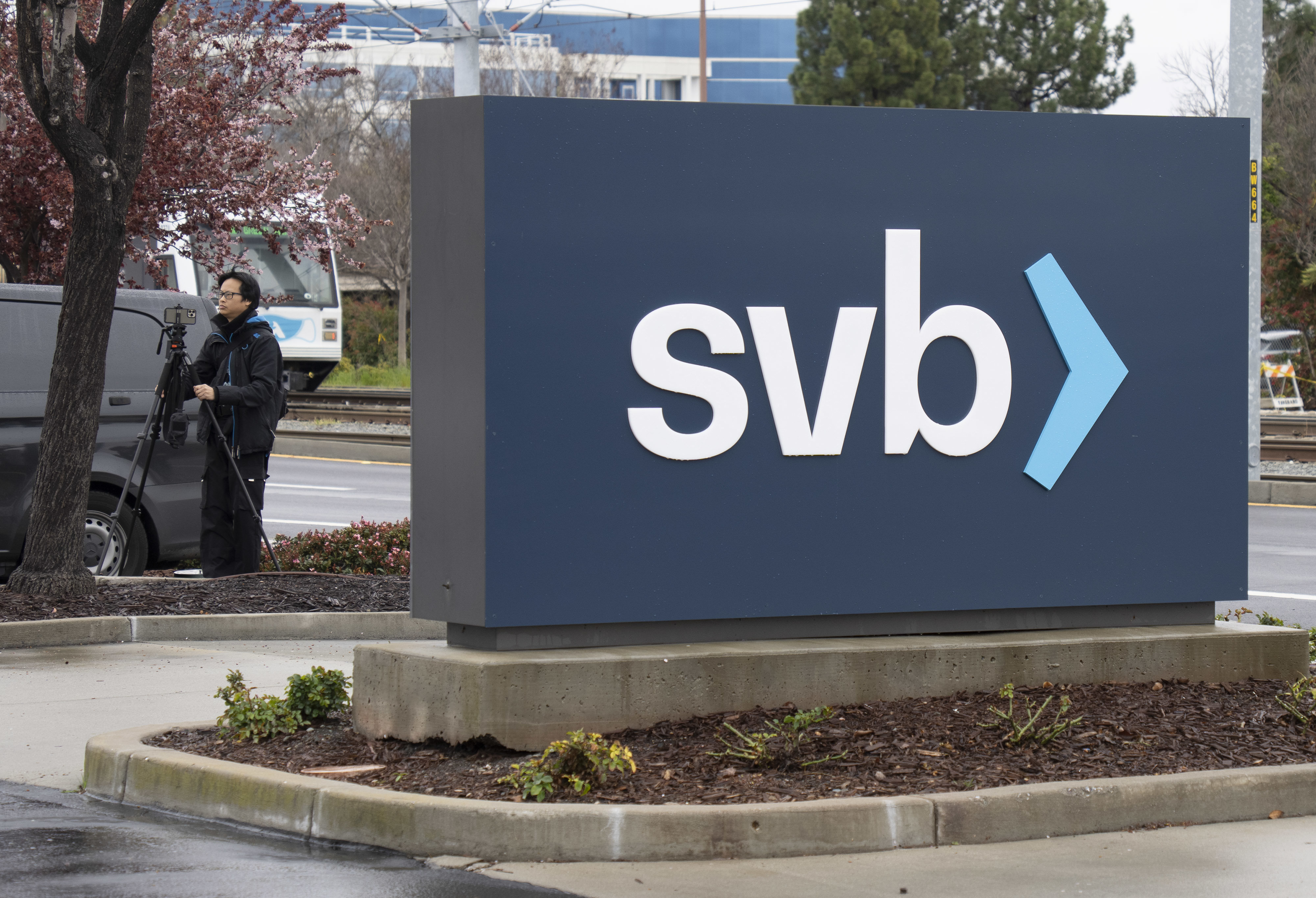 硅谷银行关闭凸显美联储激进加息负面影响_凤凰网