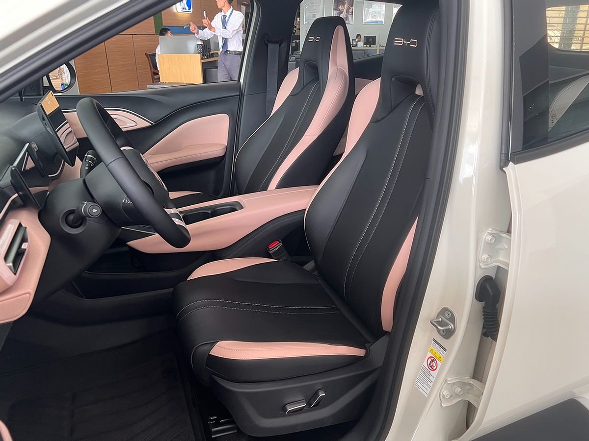 5月卖了8000多辆,它和五菱缤果怎么选?比亚迪海鸥实拍