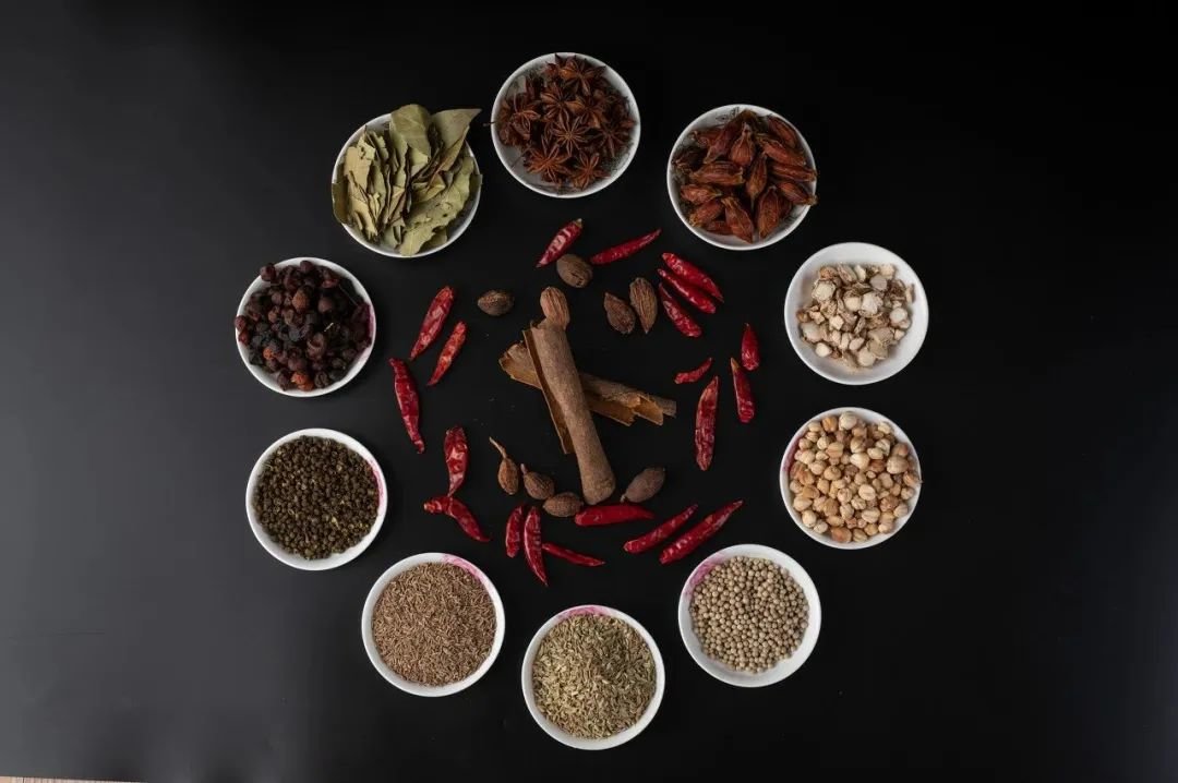 丰富的调味料 来源:图虫创意