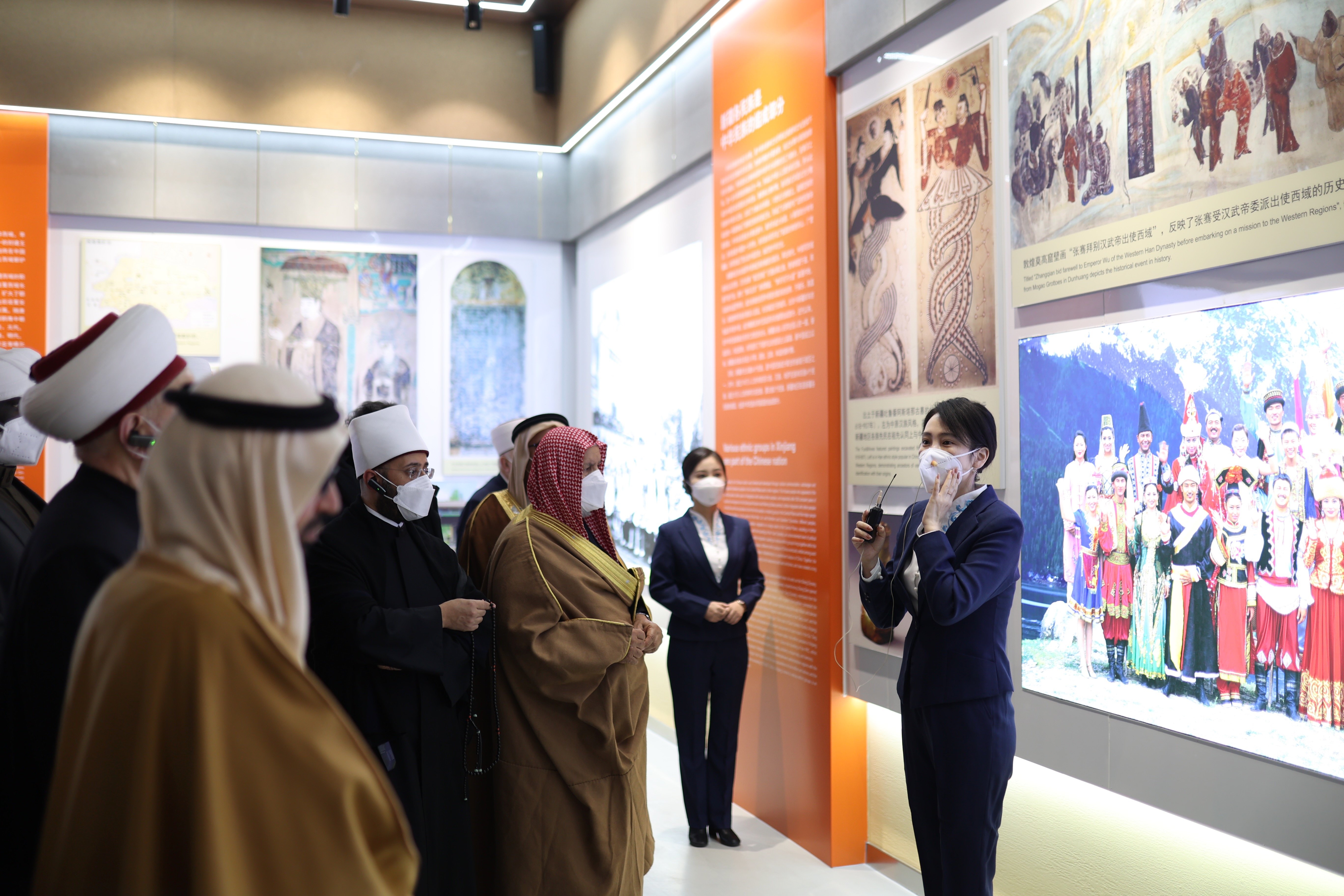 被反恐展览震惊，为美丽新疆点赞，国际伊斯兰宗教代表团参访新疆