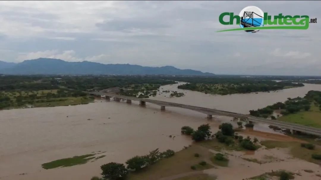 2016年,乔卢特卡河与被修复后的新乔卢特卡桥丨choluteca.net