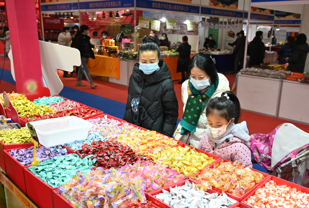 △四川成都市民选购年货