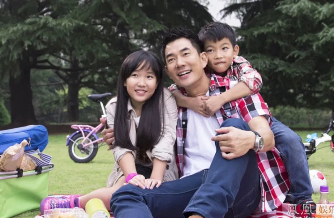 还记得任贤齐的女儿吗？去美国读书了？