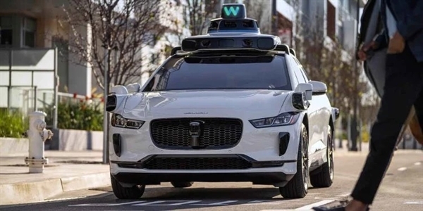 “翻车”了!无人驾驶出租车引发多起道路拥堵 旧金山政府紧急喊停