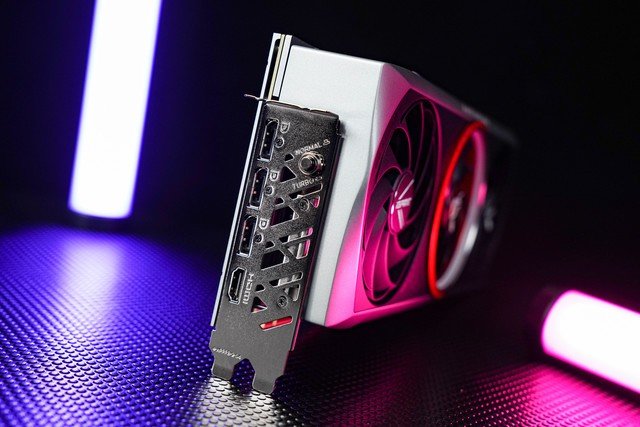 iGame RTX 4070 Ti ADOC首测 价格砍半的3090Ti你买吗?