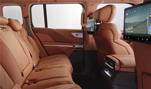 售价110万的比亚迪!仰望U8内饰首次开箱:顶级豪华