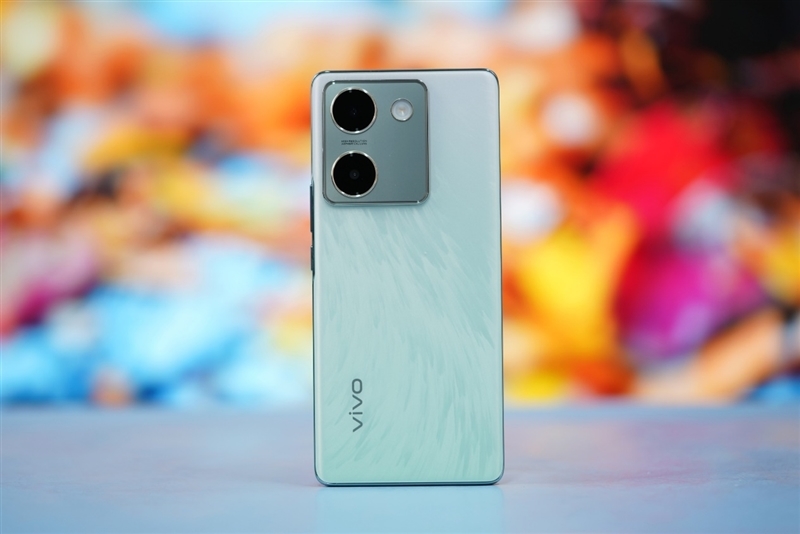 5000mAh电池轻松用一天半!vivo Y100评测:名副其实的千元高颜值续航神机