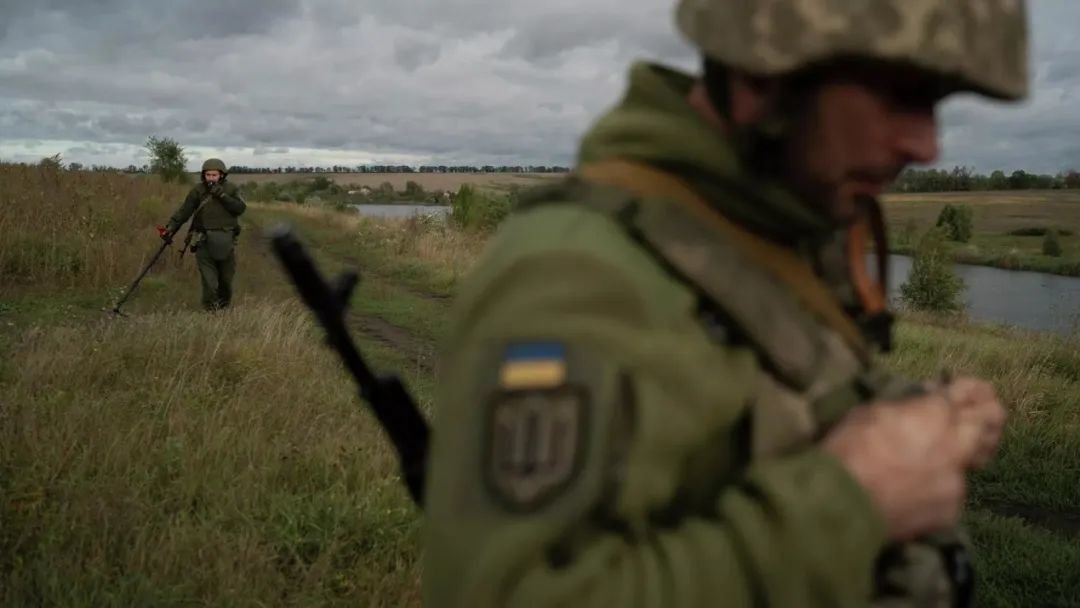 准备向顿巴斯反攻的乌克兰军人 图：俄罗斯卫星通讯社
