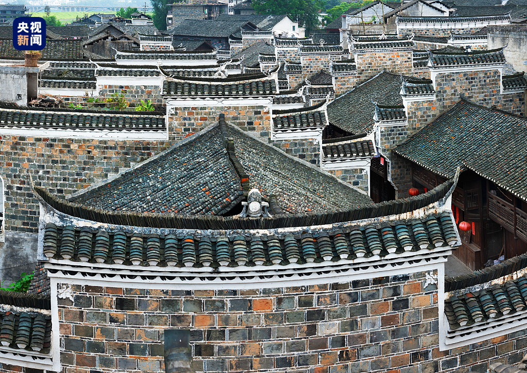 山、水、古城、民族风情…… 看秘境湘西中的诗和远方