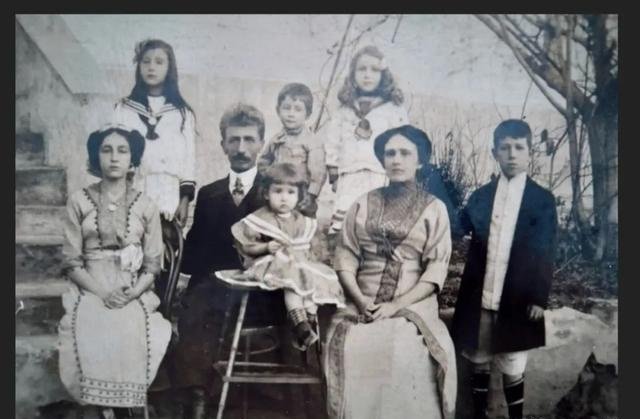 桑托斯的曾祖父母一家